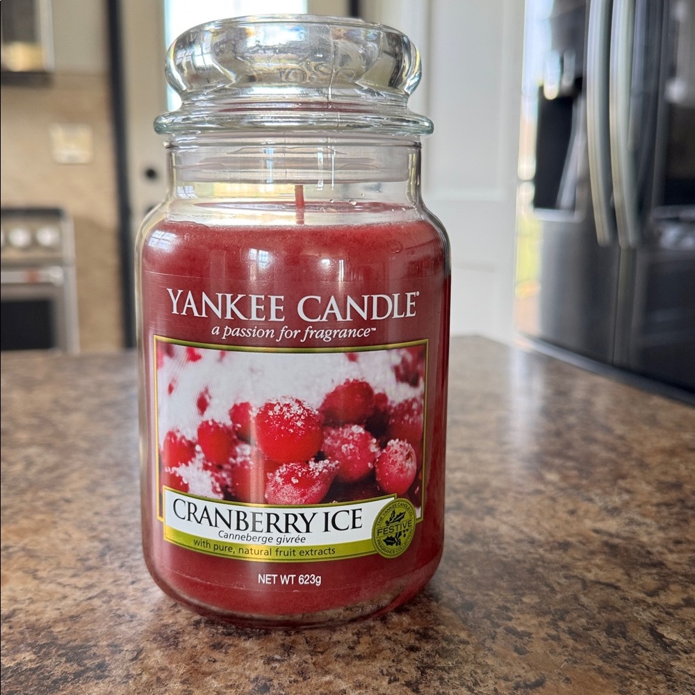Yankee Candle Cranberry Ice Red Jar